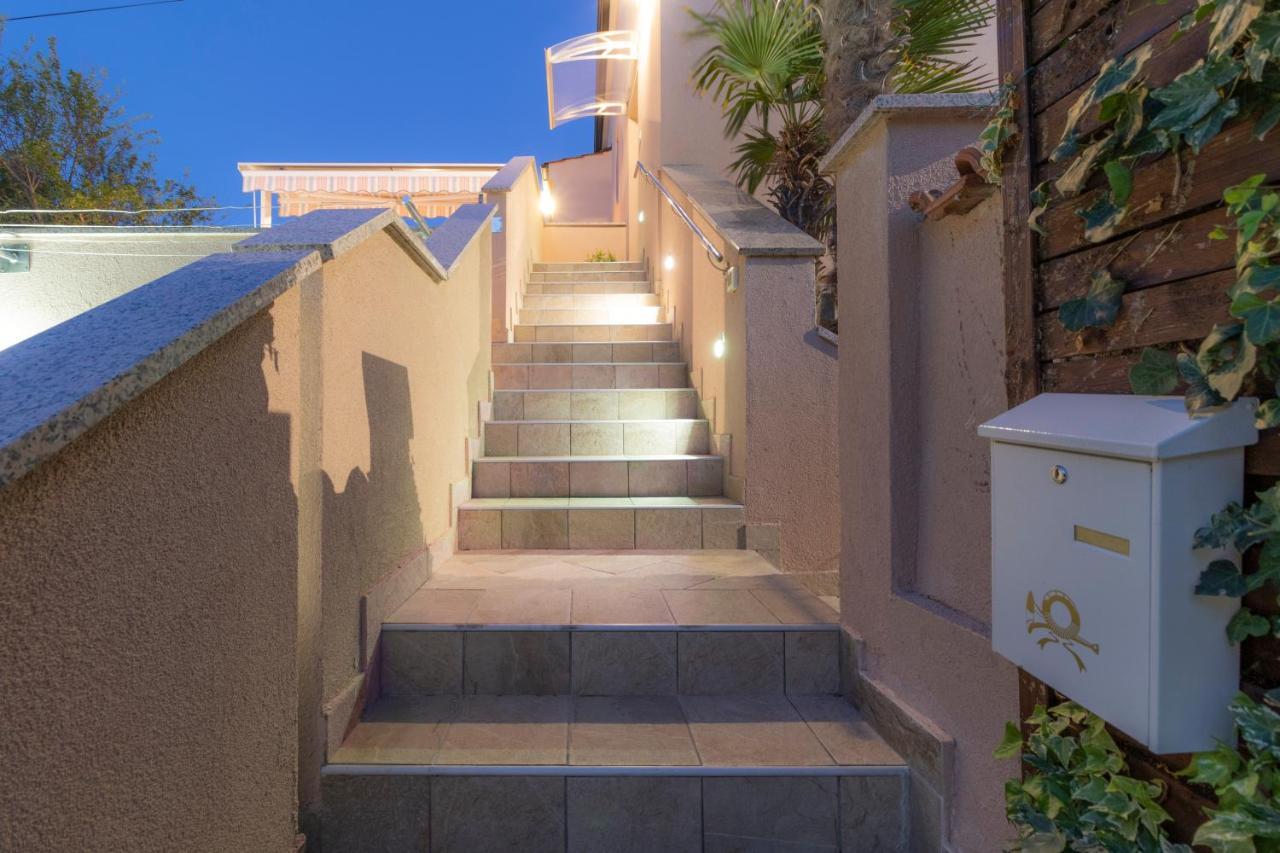 Apartments Punat Downtown Екстер'єр фото