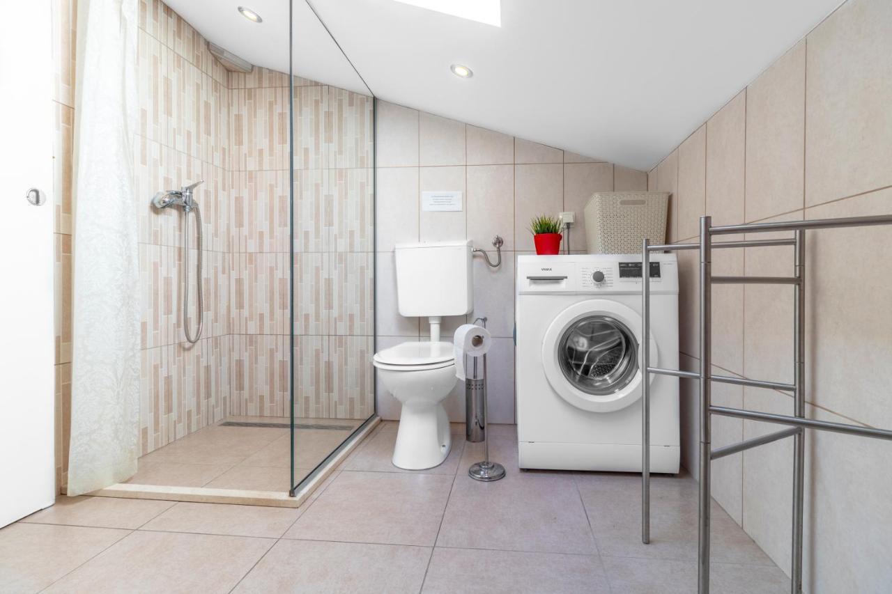 Apartments Punat Downtown Екстер'єр фото
