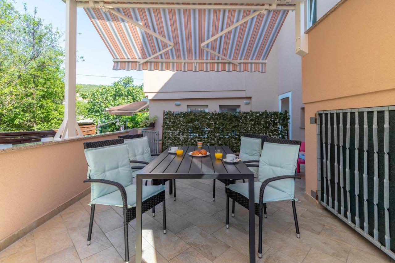 Apartments Punat Downtown Екстер'єр фото