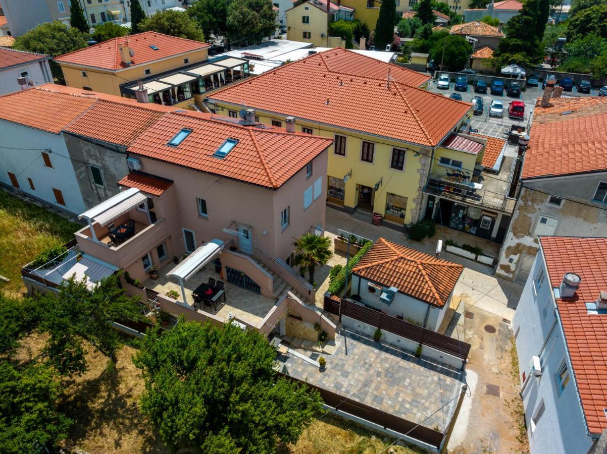 Apartments Punat Downtown Екстер'єр фото